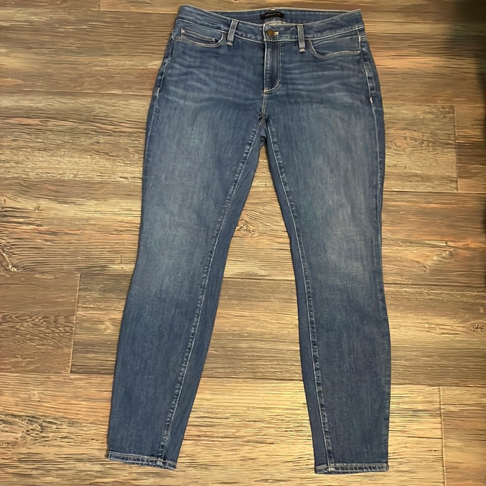 Ann Taylor Skinny ankle jeans. Size 6 curvy.